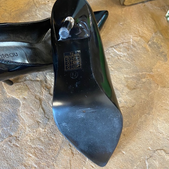 Heels - Picture 3 of 4